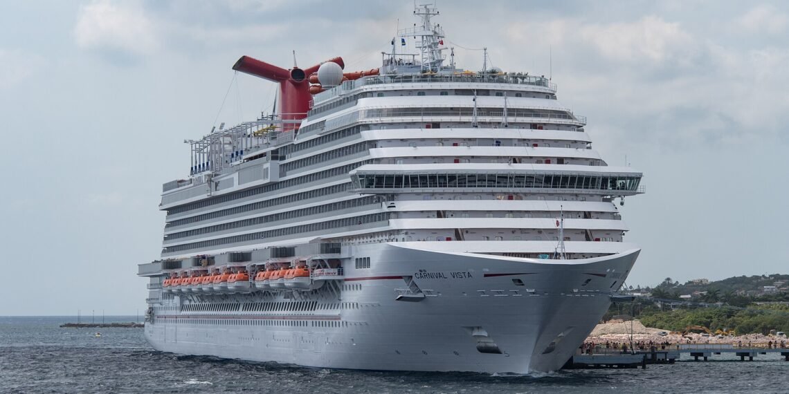 2017-03-29 CARNIVAL VISTA - IMO 9692569, in Willemstad, Curaçao
