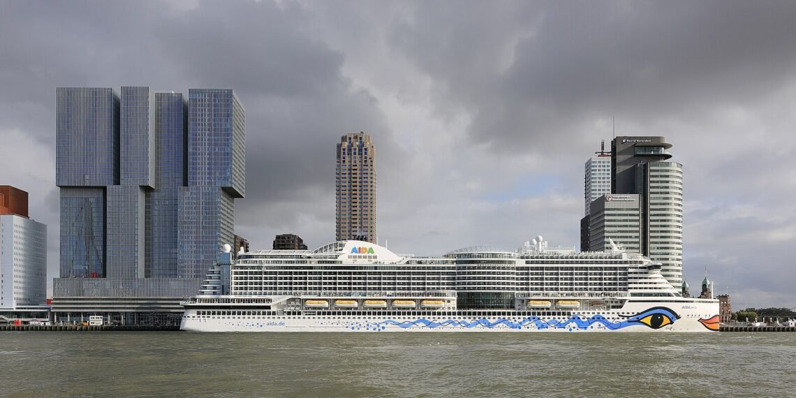 AIDAperla in Rotterdam