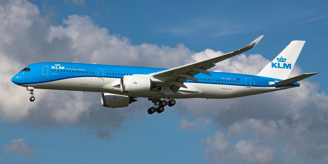 Airbus A350-941XWB KLM Royal Dutch Airlines - PH-ZNA