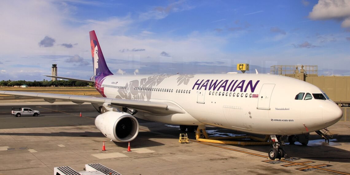A Hawaiian Airlines Airbus A330-200