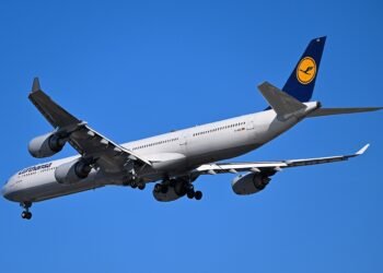 Lufthansa Airbus A340-600 D-AIHX on final approach to Boston Logan