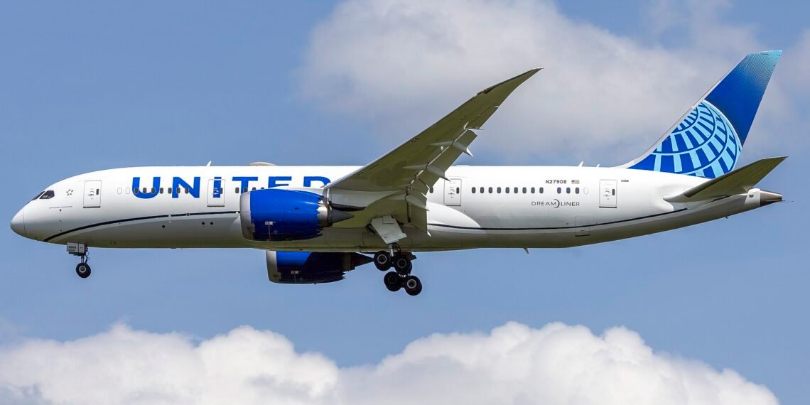 United Airlines Boeing 787-8